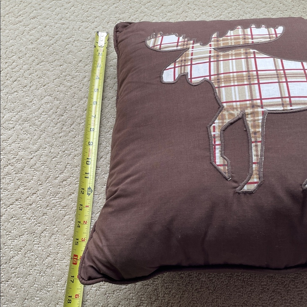 Moose throw pillows and rustic cabin themed shams - Picture 6 of 10